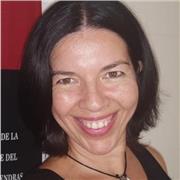 Profesora de arte, dibujo, pintura, modelado y otras técnicas para todas las edades.